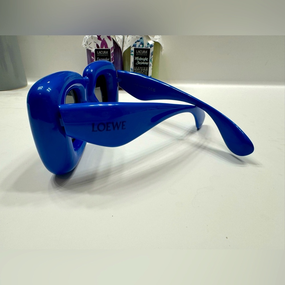 Loewe Inflated rectangular sunglasses. - Picture 5 of 12